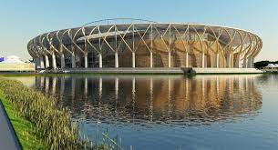 Bovendien blijft het geld op je club id ook de volgende seizoenen gewoon staan. Stadion Brugge The Stadium Guide