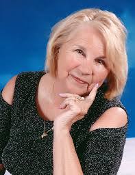 Emily Shriver's Instagram, Twitter & Facebook