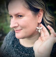 Vychovávam dcéru a je pre mňa veľmi dôležité aby som jej bola príkladom ako  žena, ktorá podporuje druhé ženy ❤️ Mám obrovské šťastie, že okolo seba mám  ženy ako je Slávka, ktorá