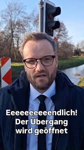 Vor 25 Jahren fotografierte Künstler Thomas Bartel exakt 100  Brandenburgerinnen und Brandenburger. Jetzt wiederholt er das Kunstprojekt,  mitunter mit den gleichen Leuten. Hier lässt sich der frühere  Theaterintendant Christian Kneisel ablichten. Mehr