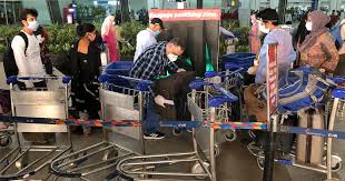 South africa has technically entered the third wave of the coronavirus pandemic, the country's national. Headlines South African Coronavirus Strain Found In 4 Returnees In India And Other News