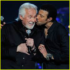 Lionel Richie Mourns The Death Of One Of His Closest Friends Kenny Rogers Kenny Rogers Lionel Richie Just Jared