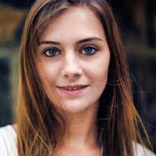 Tami Faust's Instagram, Twitter & Facebook