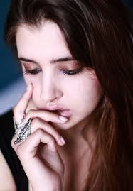 Isabelle Reda In'Regard — June Bourgeois by Flavie Brizard Accessoire :...