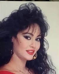 أمرت الجهات المختصة، بتجديد حبس نازلي كريم، ابنة الفنانة نهى العمروسي، لمدة 15 يومًا على ذمة التحقيقات التي تجريها جهات التحقيق في قضية فندق فيرمونت. Ø¯Ø®Ù„Øª Ø§Ù„Ø³Ø¬Ù† Ø¨ØªÙ‡Ù…Ø© ØªØ¹Ø§Ø·ÙŠ Ø§Ù„Ù…Ø®Ø¯Ø±Ø§Øª Ù†Ù‡ÙŠ Ø§Ù„Ø¹Ù…Ø±ÙˆØ³ÙŠ Ù…Ø¹Ù„ÙˆÙ…Ø§Øª Ø¹Ù† Ø§Ù„ÙÙ†Ø§Ù†Ø© Ø§Ù„ØªÙŠ ØªÙˆØ±Ø·Øª Ù†Ø¬Ù„ØªÙ‡Ø§ ÙÙŠ ÙØ¶ÙŠØ­Ø© Ø§Ù„ÙÙŠØ±Ù…ÙˆÙ†Øª Ø§Ù„Ù…ÙˆØ¬Ø² ÙƒØ§ÙÙŠØ© Ø§Ù„Ù…ÙˆØ¬Ø²