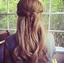The fishtail braid looks elaborate and will become a favorite for rushed mornings, especially if you have long hair. Trendy Hair Style Great Quick Every Day Hairstyle For Long Or Medium Length Hair Fishtail Braid Youfashion Net Leading Fashion Lifestyle Magazine
