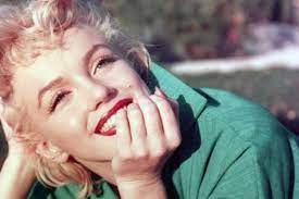 Biografi Tokoh Dunia Marilyn Monroe Ikon Budaya Pop Halaman All Kompas Com