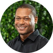 Kelsie Bell's Instagram, Twitter & Facebook