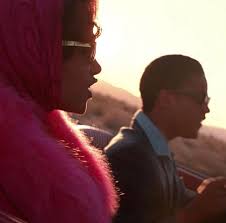 Halle Berry Larenz Tate In Why Do Fools Fall In Love Fools Fall In Love Falling In Love Movie Love Movie