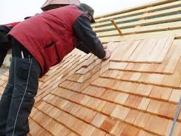 Service Andeckhilfe Holzschindeln Richtig Verlegen Lernen Holzschindeln Japanische Hauser Holz Schnitzen