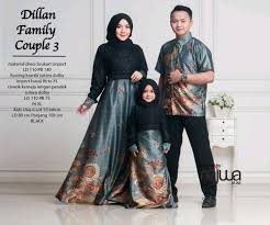 Ketika istri sedang sakit harusnya suami merawatnya supaya cepat sembuh, bukan malah selingkuh dengan anak tiri sendiri Couple Batik Ayah Ibu Anak Perempuan