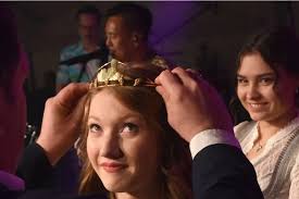 Mathaisemarkt: „Fire to the Rain“ im Festzelt