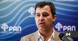 Novo Banco: PAN quer ouvir 32 entidades incluindo Centeno e o hacker Rui  Pinto