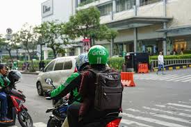 The total area of east malaysia is 198,447 km 2, representing approximately 60% of the total land area of malaysia and 26.4% of the total area of borneo, which is 50% bigger than peninsular malaysia at 132,156 square kilometres (51,026 sq mi), comparable with south dakota. Grab Officially Launches Grabbike Pilot In Malaysia
