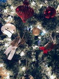 Wrap the pipe cleaner around the cork below. Wine Cork Christmas Ornaments Lovely Christmas Crafts Balcony Decoration Eco Friendly Garden Ideas