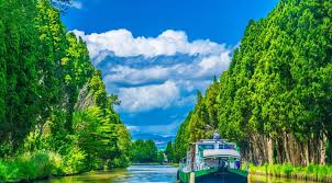 Découvrez le tourisme fluvial, le canal du midi et la camargue a travers notre site de location de bateau habitable sans permis. Canal Du Midi Trace A Pied A Velo En Bateau Visite En Ce Moment Guide Du Canal Du Midi Tourisme