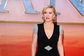 Kate winslet was born in reading, and she had studied drama at the redroofs theatre school. Kate Winslet S Over Nude Scenes I M Just Not That Comfortable Doing It Anymore