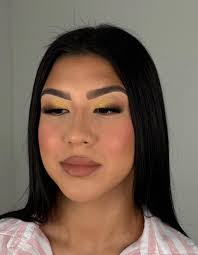 Pop of yellow 🍋🍯 To book contact us at (956)443-5172