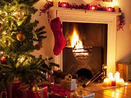 Today we'll start from the decoration tips for those who have the real place with the fire. 34 Easy And Elegant Christmas Mantel Decoration Ideas