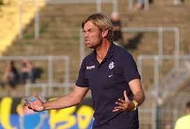 Liverpool manager jurgen klopp was left confused when a reporter asked him if he had spoken to the manchester city boss at a uefa coaches'. Datei Jurgen Klopp Saarbrucken By Fotosaar Jpg Wiktionary