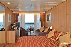 Its spacious cabins welcome guests with superb panoramic views. Msc Lirica Cabin 12024 Category S3 Aurea Suite 12024 On Icruise Com
