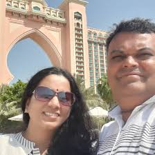 What is the location of the building in Bangalore where Sonia Dean's ladies  hairdresser salon was situated in the 1930s?