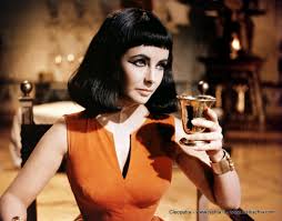 The queen of egypt (elizabeth taylor) seduces julius caesar (rex harrison), but when he is killed, she uses mark antony (richard burton) as. Ischia It English Cleopatra