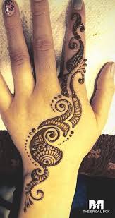 10 Single Line Mehndi Designs For A Unique And Stylish Look Designs Line Mehndi Simple Single In 2020 Mehndi Designs New Mehndi Designs Mehndi Designs For Kids