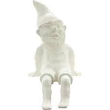 Sitting Gnomy Gartenzwerg Ikarusikarus Gartenzwerg Gnomy Ikarusikarus Sitting In 2020 Gnome Garden Tree Sculpture Gnomes