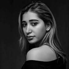 EDWIN GALEANO LANZA “MI AMANTE” Edwin Galeano lanza “MI AMANTE” una canción  que cuenta la historia de alguien que se enamoró y que nunca ha sido capaz  de confesar su amor a