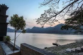 Pesona Telaga Ngebel Disini Ponorogo Bermula Di 2020 Matahari Terbit Danau Perahu