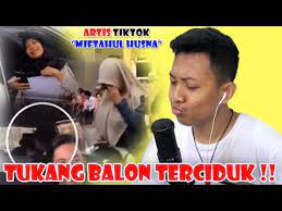 Artis tiktok miftahul husna terciduk dalam mobil viral!! Miftahul Husna Di Mobil 3gp Mp4 Mp3 Flv Indir