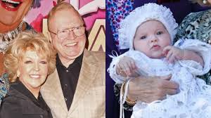 Australian tv icon bert newton is recovering after having his leg amputated on saturday. Patti Newton Shares Rare Photo Of Smiling Bert With Youngest Grandchild Starts At 60