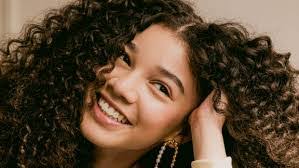 Cynthia Summers's Instagram, Twitter & Facebook