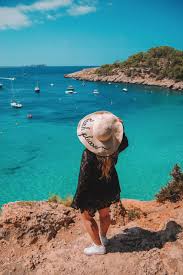 We have got 7 picture about aesthetic collage wallpaper red images photos. 15 Ridiculously Easy Travel Instagram Photo Ideas And Poses Helene In Between