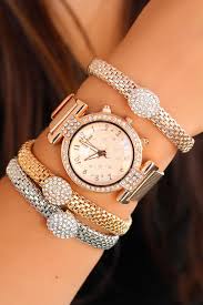 Metal Hasir Kordonu Ile Siklik Kazanan Bronz Renk Bayan Kombin Saat Modeline Bayilacaksiniz Yeni Sezon Aksesuarlar Icin Bizi Relogios Fashion Joias Acessorios