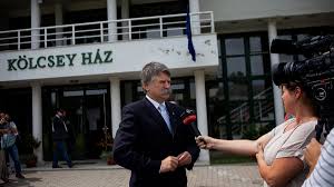 Cikkek és képek a következő témában: Felelmetes Ahogy Kover Laszlo Ertelmezi A Szolasszabadsagot 444
