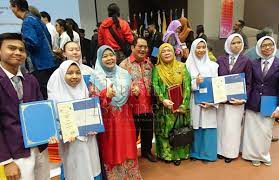 Nur aisyah md saufi 7a. Spm Sarawak Cemerlang Dengan 24 Calon Capai A Dalam Semua Mata Pelajaran Utusan Borneo Online