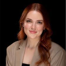 Courtney Radcliffe's Instagram, Twitter & Facebook