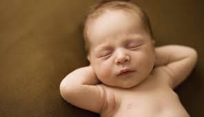 Dem Baby Einschlafen Helfen Ihr Baby Mit 2 5 Monaten