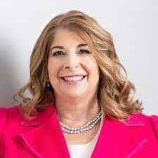 Beth Laplante's Instagram, Twitter & Facebook