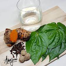 Kandungan penting pada daun sirih daun sirih memiliki sifat analgesik untuk mengatasi sakit kepala, nyeri akibat luka, ruam, dan peradangan. Resepi Air Kunyit Dan Manjakani