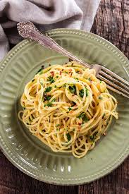 Spaghetti Aglio Olio E Peperoncino Www Oliviascuisine Com Who Knew Something As Simple As This Spaghetti Aglio Olio Recipe Tasty Pasta Slow Cooker Lasagna