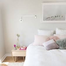 This dorm room idea helps you save space and provide an extra area where friends can sit when they visit! 14 Ways To Add Good Vibes To Your Bedroom Decor Brit Co