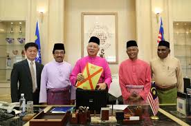 Pekeliling ini boleh digunakan awal tahun 2017. Bajet 2017 1 6 Juta Pejawat Awam Terima Bayaran Khas Rm500 News Rojak Daily