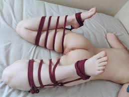 So[f]tly cutting into my thighs [oc] Porn Pic - EPORNER