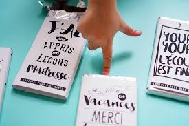 Des Idees Cadeaux Pour Les Maitre Sse S 2 Cadeaux Maitresse Idee Cadeau Maitresse Idee Cadeau Prof