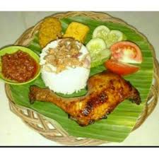 Nasi ayam menjadi memang menjadi makanan kegemaran rakyat malaysia sejak dahulu lagi. Paket Nasi Ayam Bakar Kecap Atau Ayam Bakar Padang Komplit Shopee Indonesia