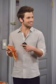 In this week's episode of icarly, sam puckett (jennette mccurdy) wears this cute rainbow t shirt with cut out shoulders. Icarly Star Nathan Kress Just Revealed Which Girl Freddie Belonged With And You Might Not Like His Answer