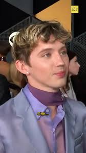 Troye Sivan reacts to losing a #GRAMMY to his bestie Charli xcx. 😭